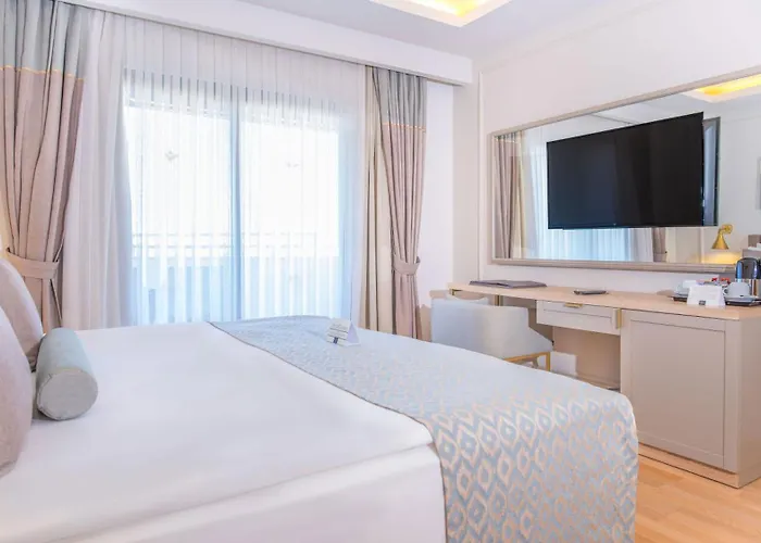 Miramare Queen Hotell 5*