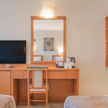 Готель Miramare Queen 5*