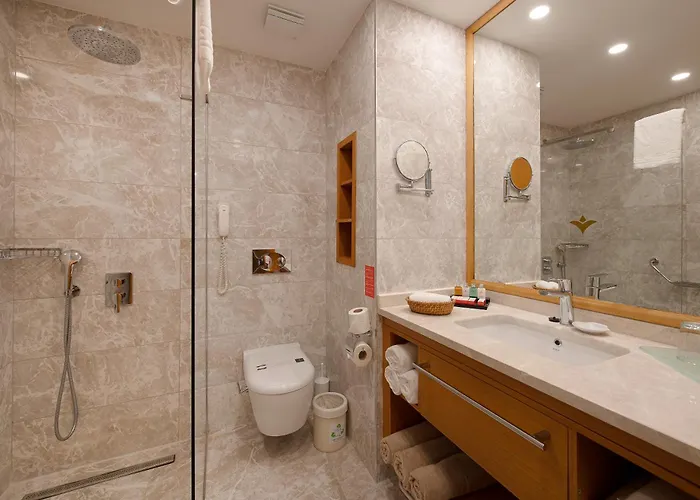 Miramare Queen 5* Side